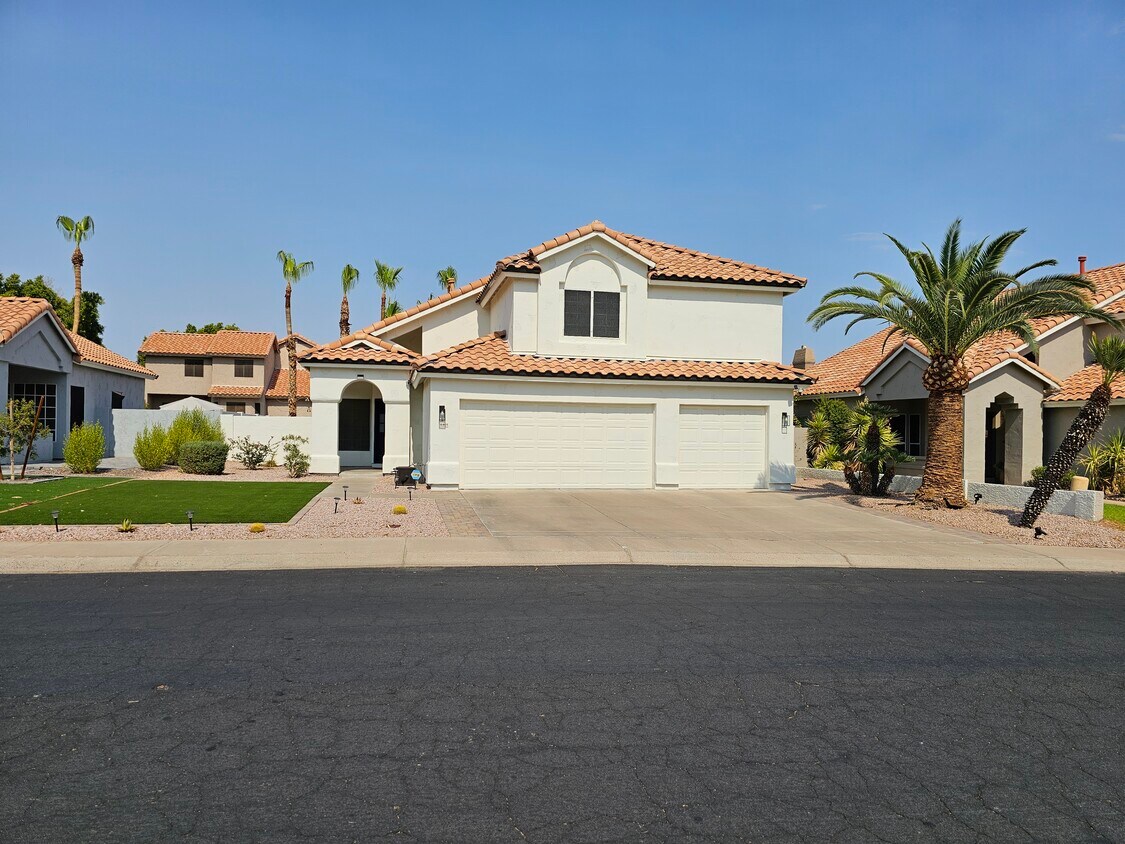 Primary Photo - 16805 S 34th Way