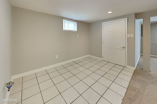 Building Photo - 573 Whispering Hills Dr