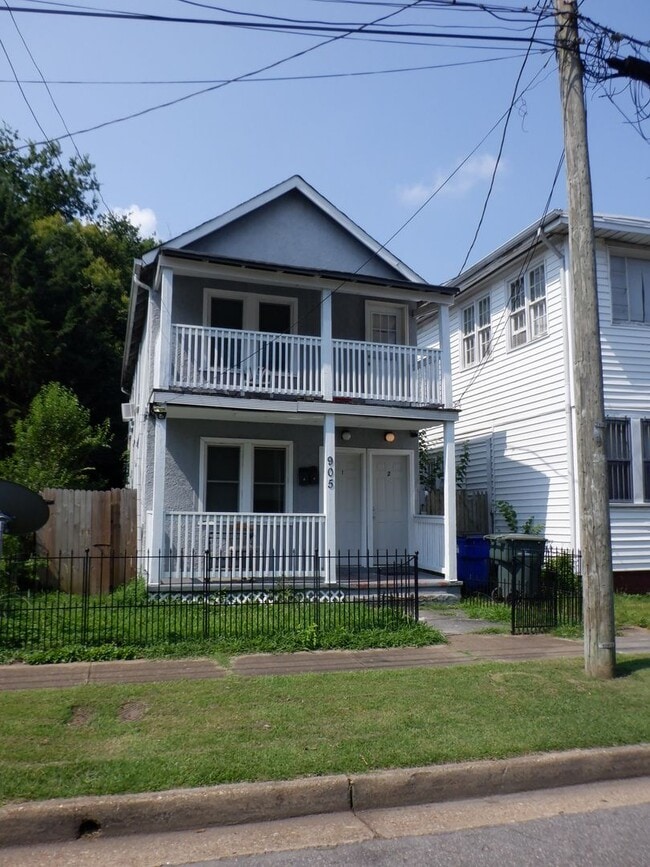 Building Photo - 905 Hayes St