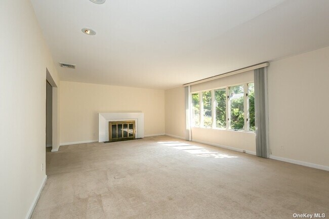 Building Photo - 6 Talbot Dr