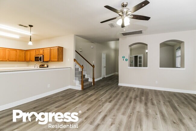 Building Photo - 5941 Iris Dr