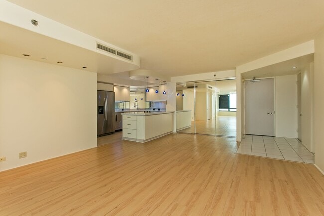 Building Photo - 2/2/2 Harbor and ocean view unit