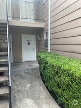Building Photo - 2800 Jeanetta St