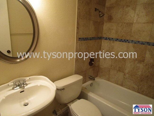 Building Photo - 4924 Quail Ridge Dr NW