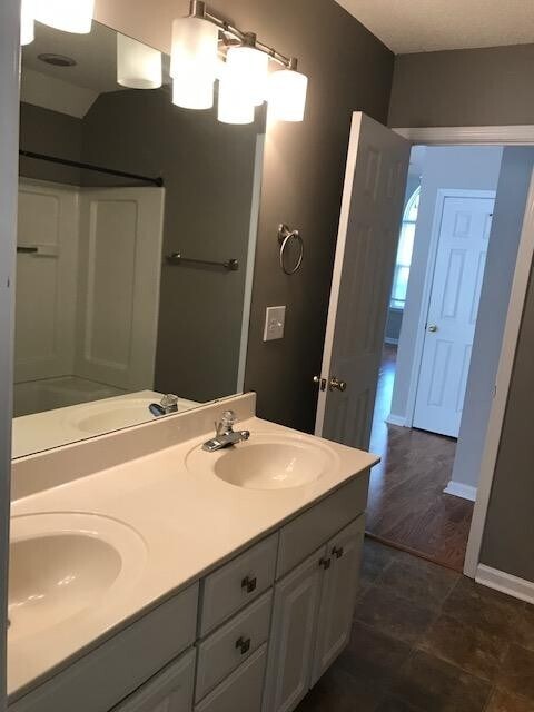 Building Photo - Desired Location for this 3 bedroom 2 bath...