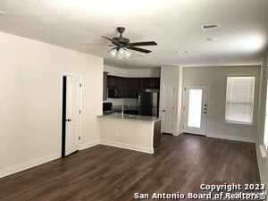Building Photo - 10317 Lynwood Vlg