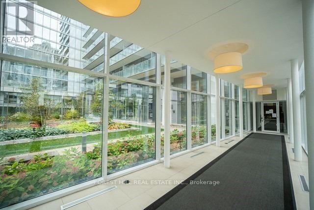 Photo du bâtiment - 90 Stadium Rd