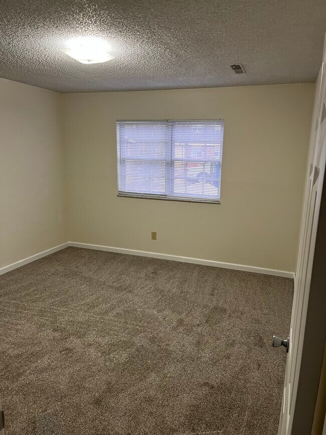Front bedroom - 410 Christopher Pl