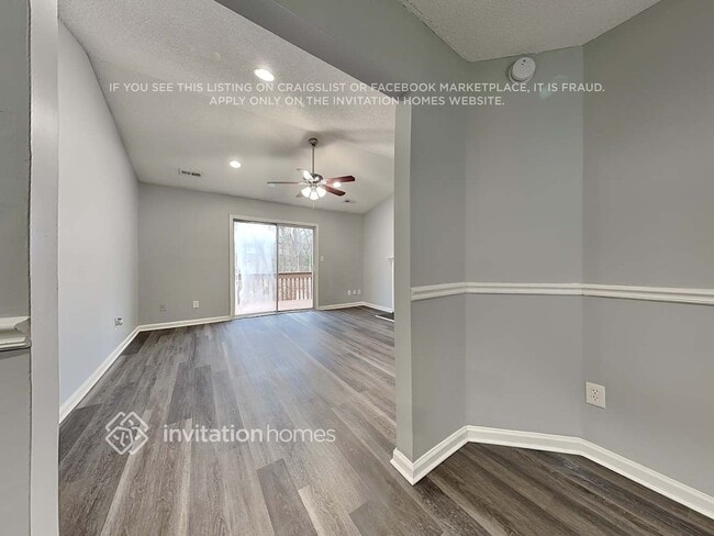 Building Photo - 6015 Running Deer Rd