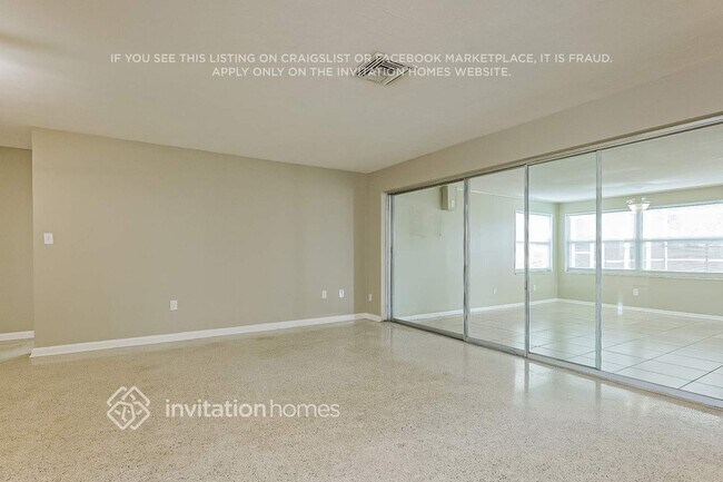 Foto del edificio - 1577 Manchester Blvd