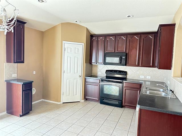 Foto del edificio - 590 Arthur Dr