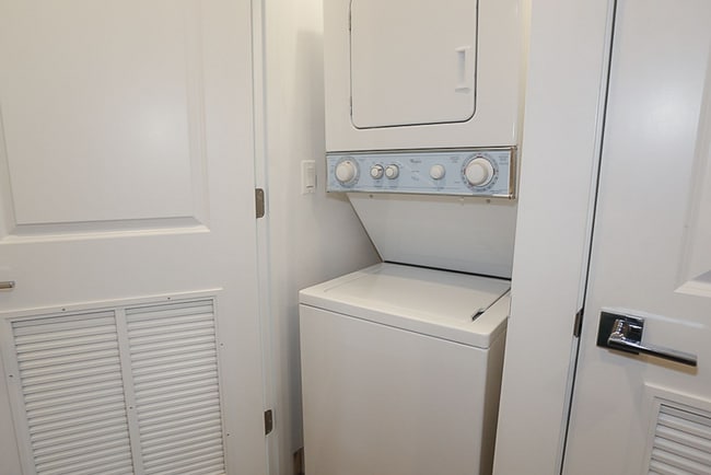 Building Photo - 3920 N Janssen Ave