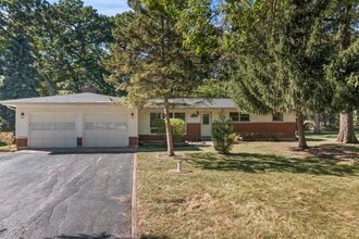 Building Photo - 36332 N Hawthorne Ln