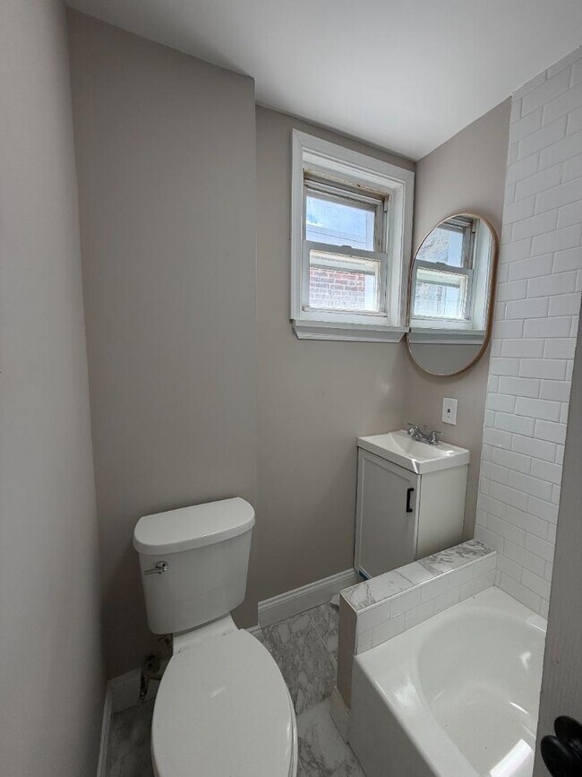 Foto del edificio - 2934 N Taylor St