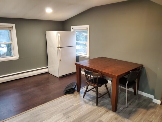 Foto del edificio - 239 Hilltop Dr