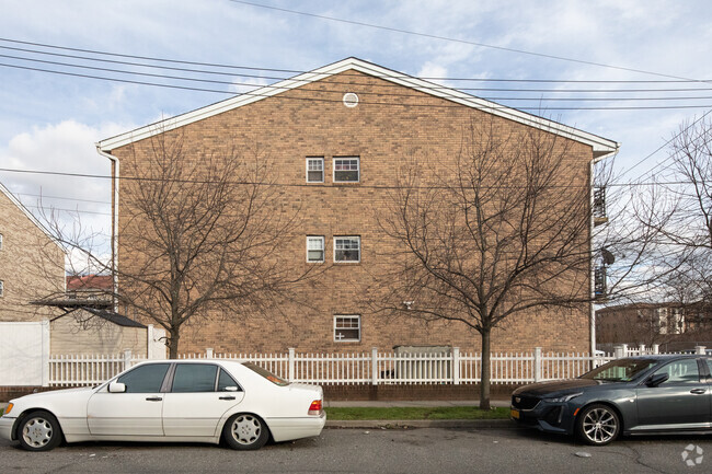 Building Photo - Loring Estates