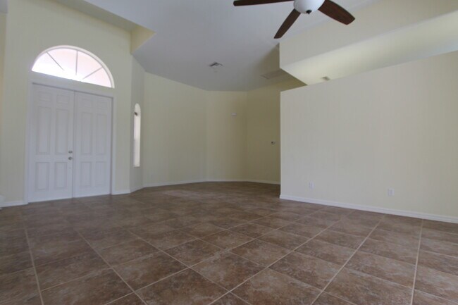 Foto del edificio - ***LUXURY HOME***ACT NOW, WILL NOT LAST LO...