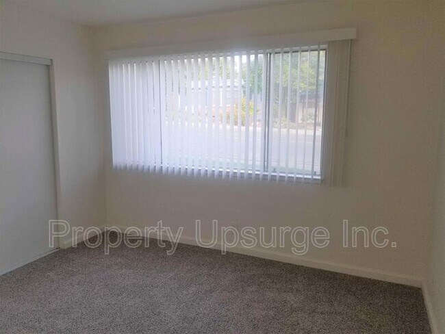 Building Photo - 715 Mary St