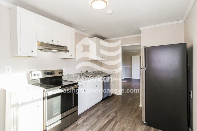 Foto del edificio - 4378 Saxon Dr