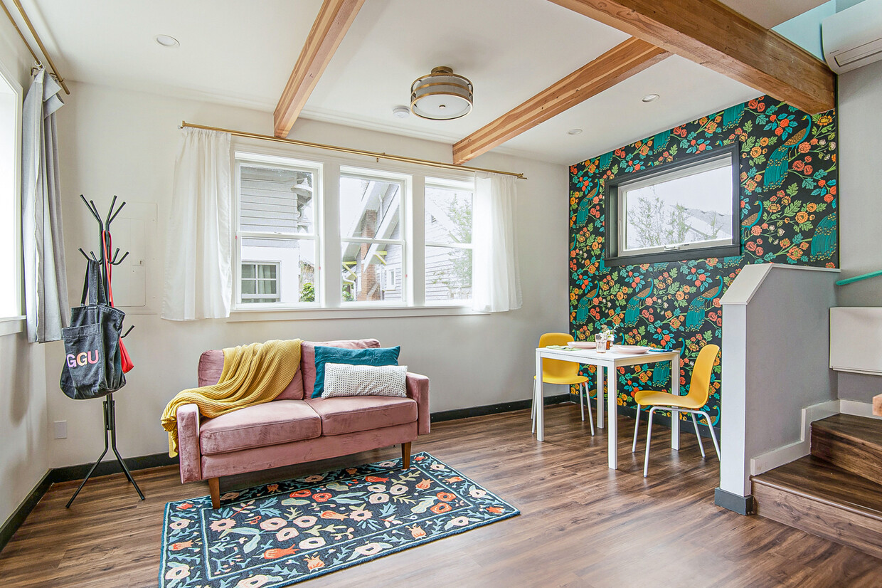 Foto principal - 2205 NE 43rd Ave
