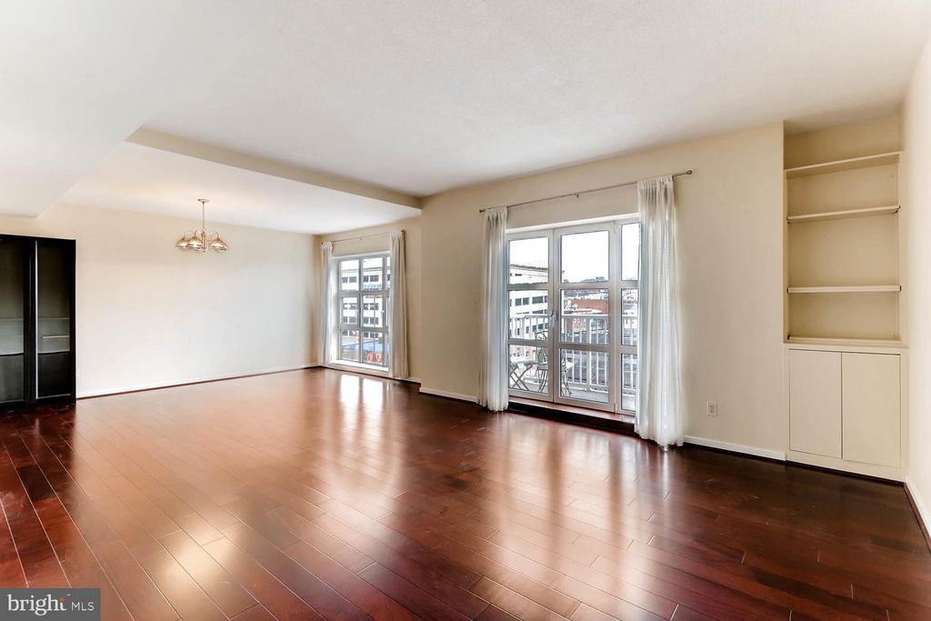 Primary Photo - 250 President St
