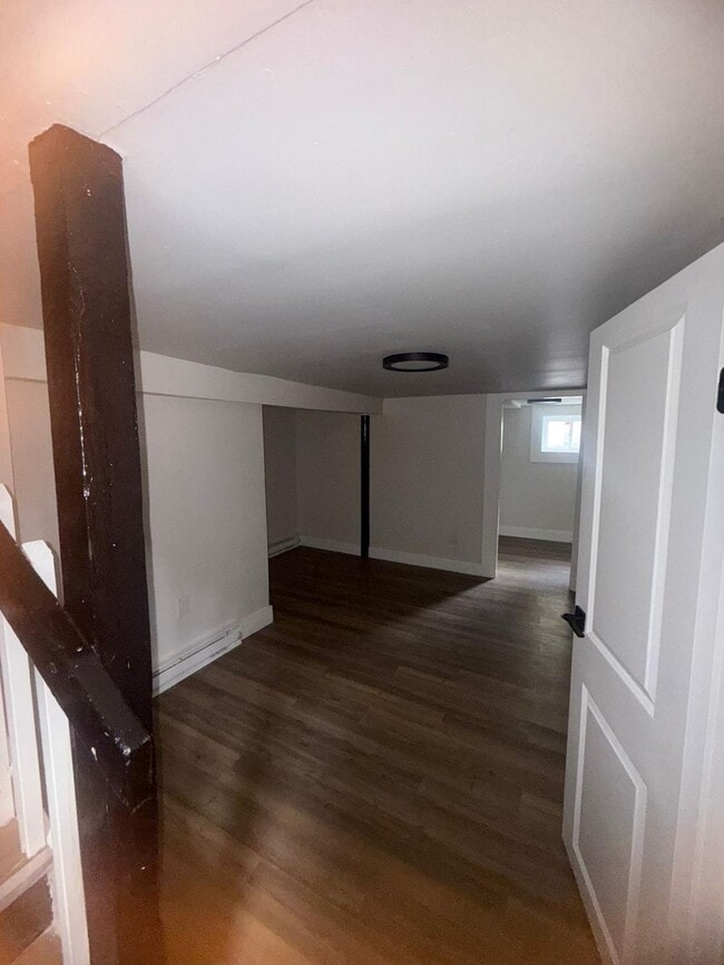 Foto del edificio - 247 Williamson Ave