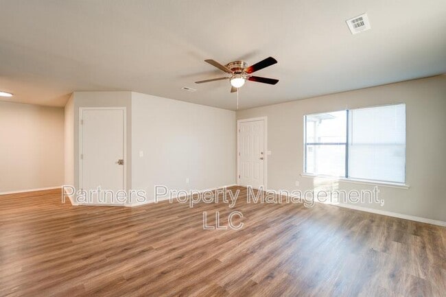 Foto del edificio - 5702 Sara St