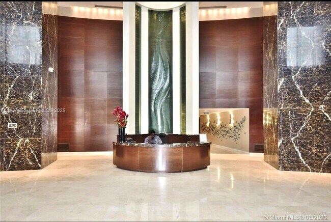 Foto del edificio - 16001 Collins Ave