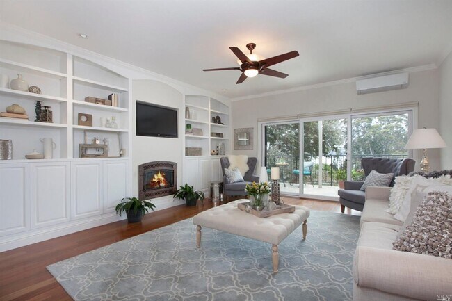 Foto del edificio - Updated and Bright 2 Bedroom Condo with Wr...