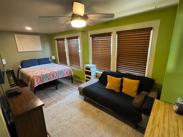 Foto del edificio - 118 E Brookside St