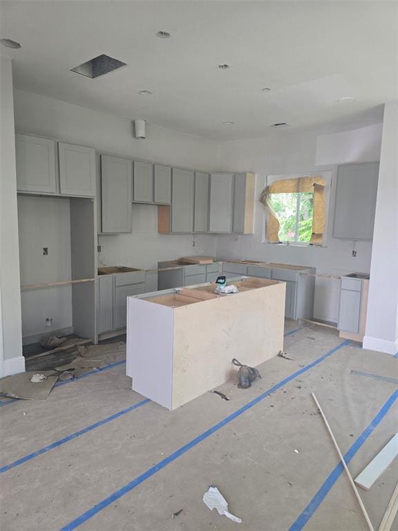 Building Photo - 2207 Des Chaumes St