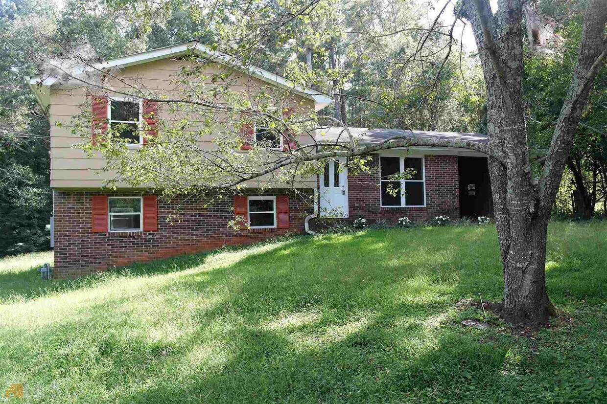 Primary Photo - 96 Hall Cir