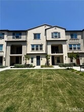 Building Photo - 2601 Durfee Ave
