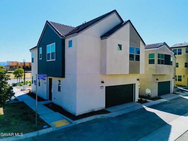 Building Photo - 27366 Hyland Ct
