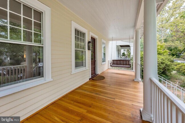 Foto del edificio - 3236 McKinley St NW