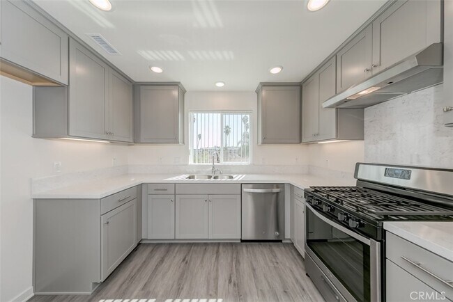 Foto del edificio - 9124 Huntington Dr