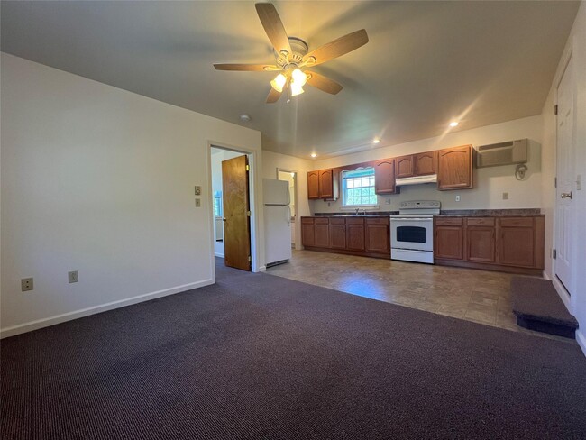 Building Photo - 5994 US-44