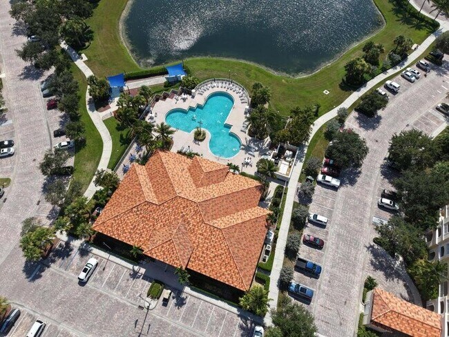 Building Photo - 27 Harbour Isle Dr W