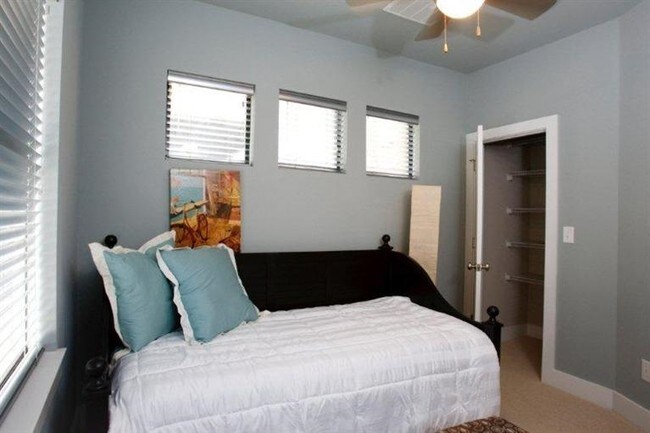 Interior Photo - Bolivar Ct Townhome/Condos