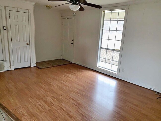Foto del edificio - Great 2 Bdrm 1 Bath Home in Argyle Tx
