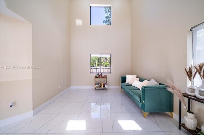 Building Photo - 1451 SW 11th Pl