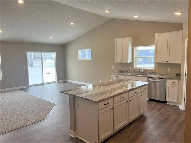 Foto del edificio - Spacious New Construction 4-Plus Bedroom H...