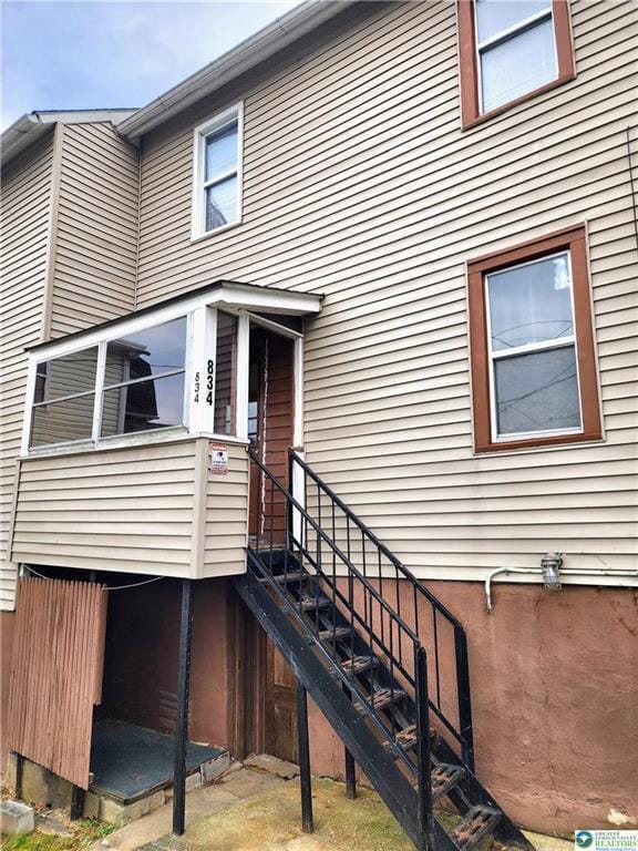 Building Photo - 834 Wyandotte St