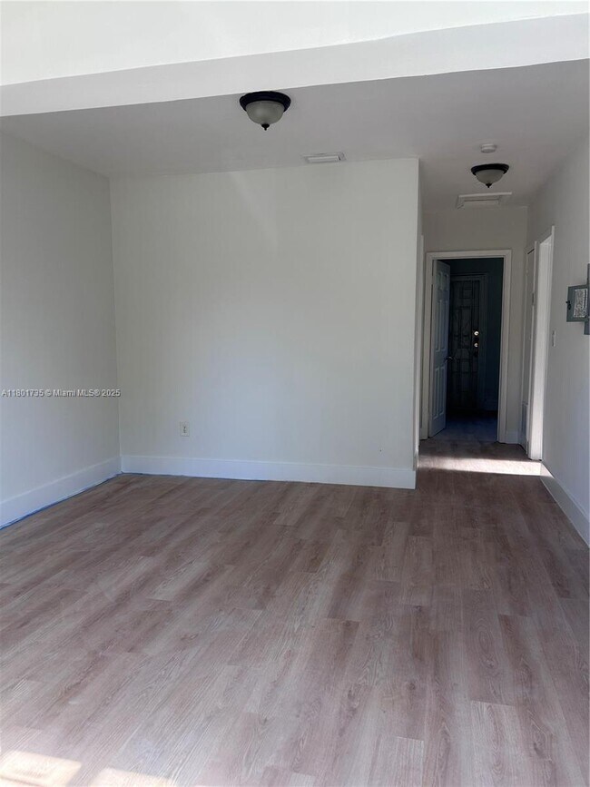 Foto del edificio - 1822 NW 73rd St