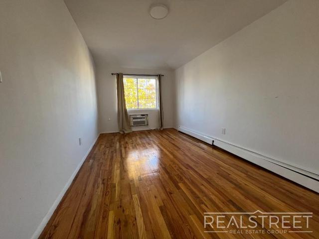Building Photo - 3 bedroom in BROOKLYN NY 11225