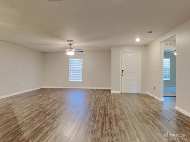 Building Photo - 866 N Fairbanks Dr