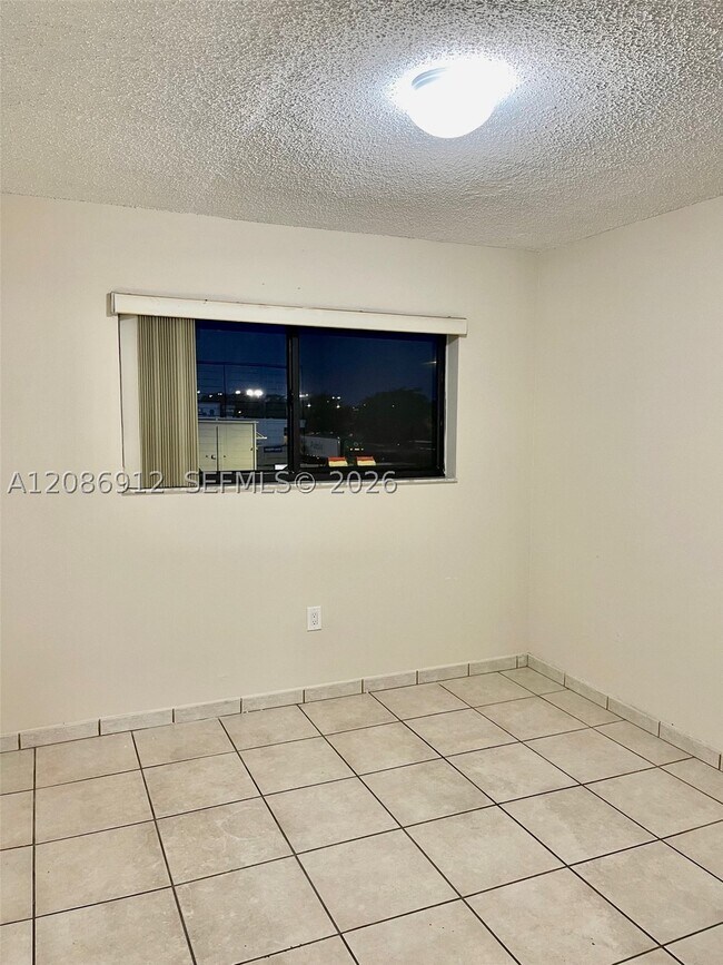Building Photo - 5825 W 25th Ct