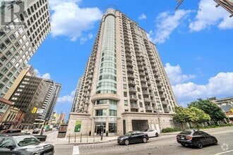 Building Photo - 1701-200-2200 Rideau St