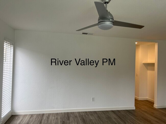 Foto del edificio - Amazing &  remodeled Home, 3 bedrooms, 2 b...