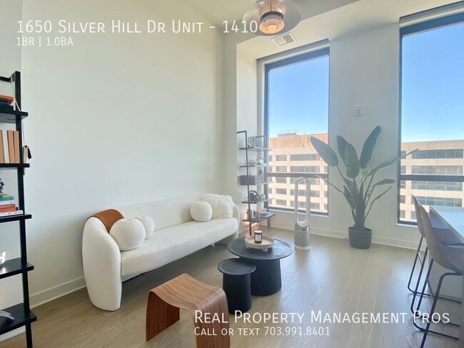 Building Photo - Stunning, Sun-Drenched Condo at the Verse,...